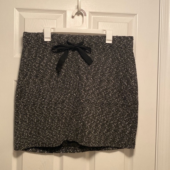 Torrid Dresses & Skirts - NWOT Torrid Black/White High Low Skirt…size 1
